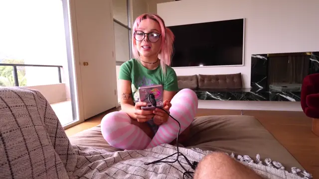 She tries Girthmaster’s cock for the first time OneMinutePorn