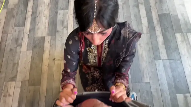 SouthEast Asian sees BWC and knows her job - Free TikTok Porn Video