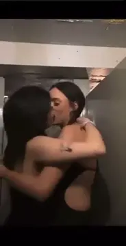 So much passion in this kiss girlskissing