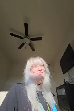 Fuck me if I'm wrong but dinosaurs still exist