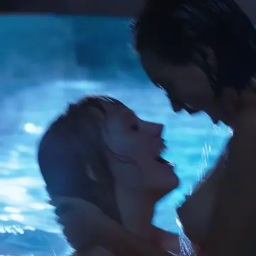 best kiss in the pool girlskissing