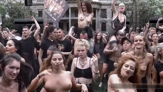 Mosh pit - Free TikTok Porn Video